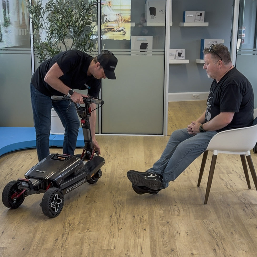 התאמה מושלמת שלק קלנועית מתקפלת ATTO לכל נסיעה